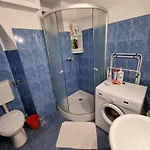 R Castle - 2 Apartment