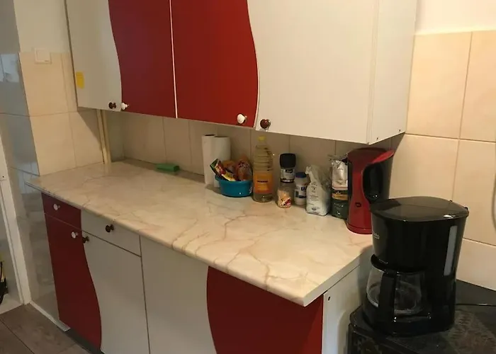 R Castle - 2 Apartman *